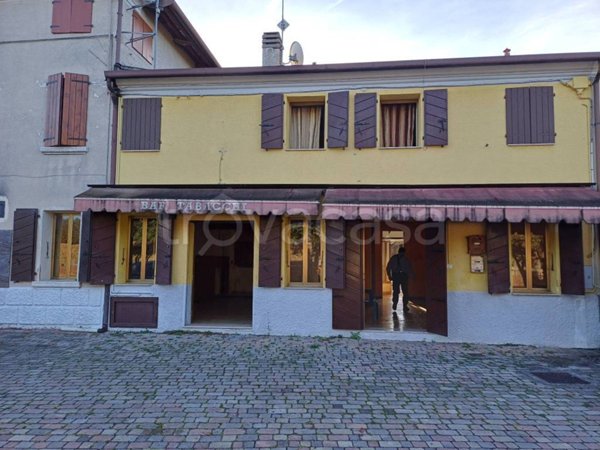 negozio in vendita a Pasiano di Pordenone in zona Rivarotta