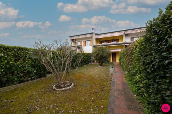 casa indipendente in vendita a Pasiano di Pordenone in zona Visinale