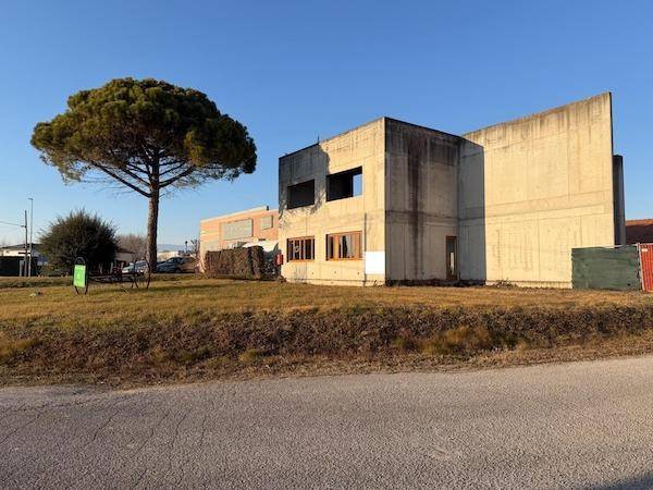 locale commerciale in vendita a Pasiano di Pordenone