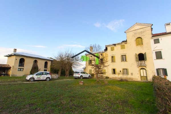 casa indipendente in vendita a Pasiano di Pordenone in zona Visinale
