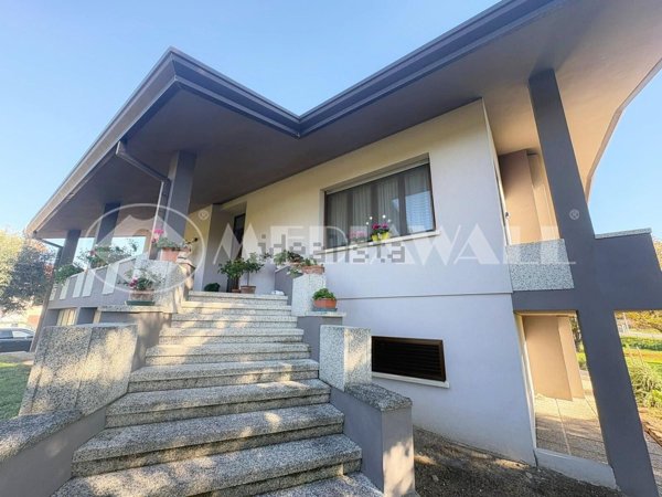 casa indipendente in vendita a Pasiano di Pordenone in zona Visinale