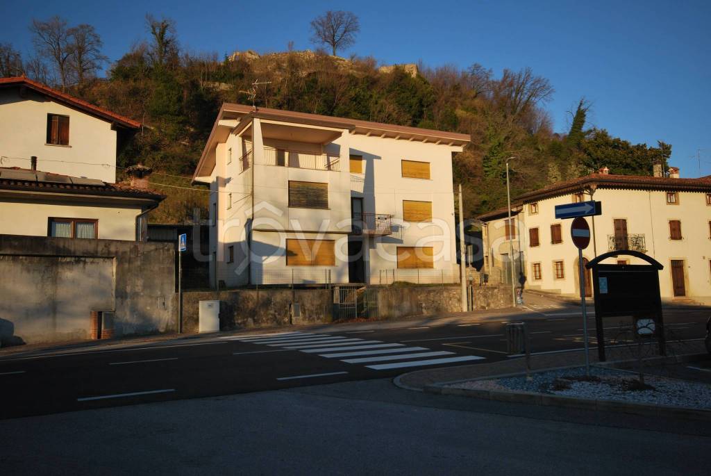 casa indipendente in vendita a Pinzano al Tagliamento