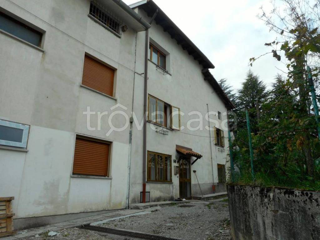 casa indipendente in vendita a Pinzano al Tagliamento in zona Colle