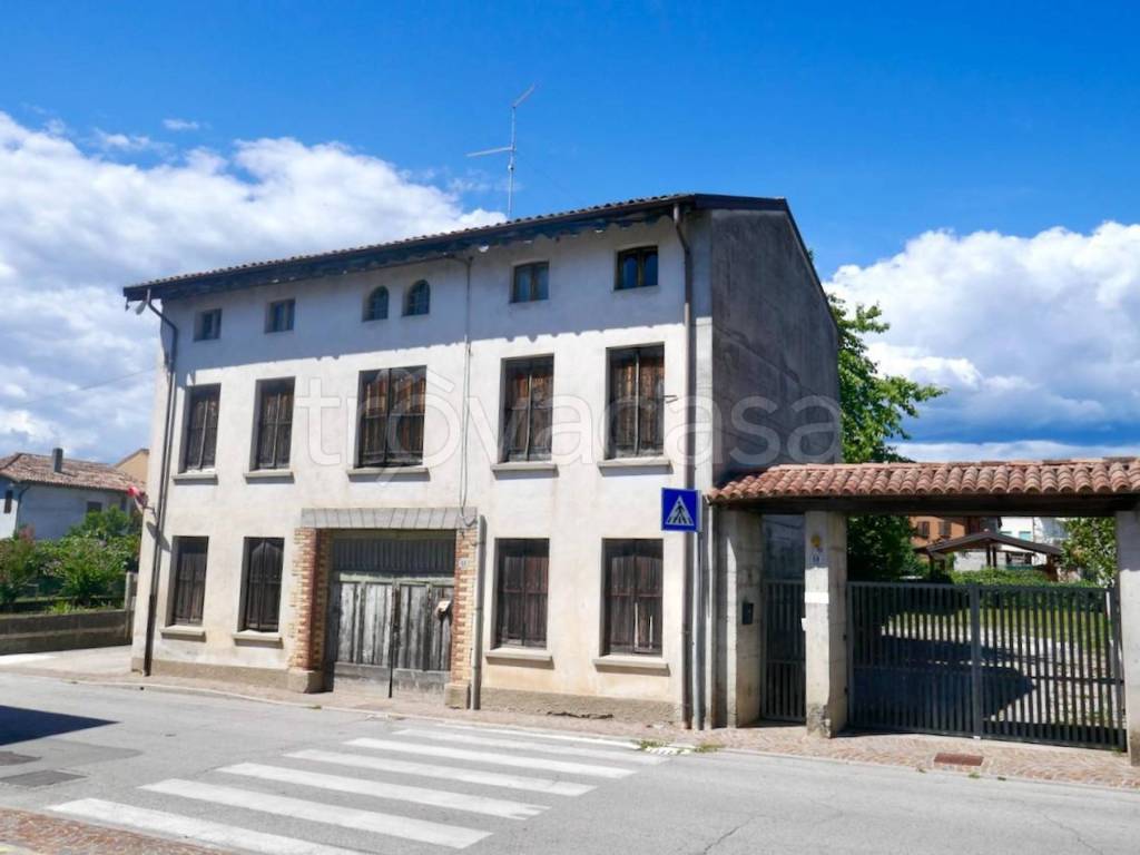 casa indipendente in vendita a Pinzano al Tagliamento