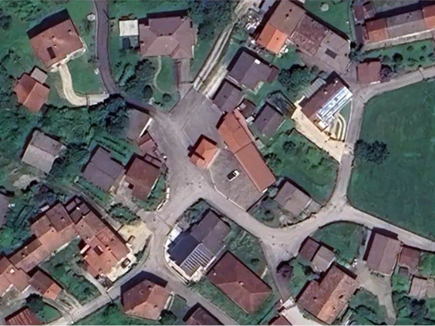 locale di sgombero in vendita a Pinzano al Tagliamento in zona Colle