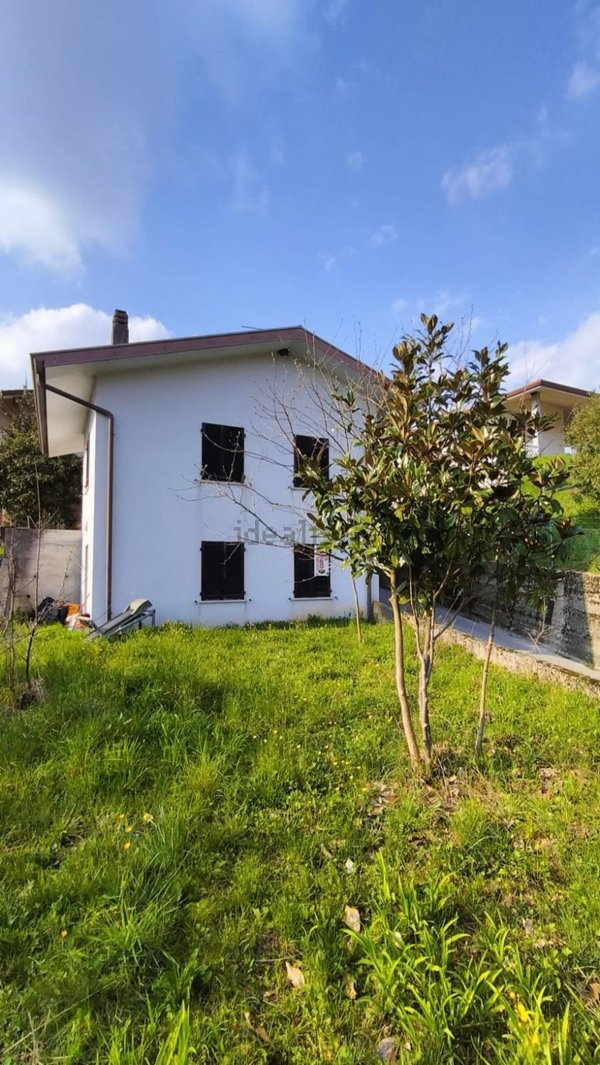 casa indipendente in vendita a Pinzano al Tagliamento in zona Colle