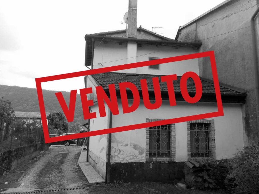 casa indipendente in vendita a Pinzano al Tagliamento in zona Colle