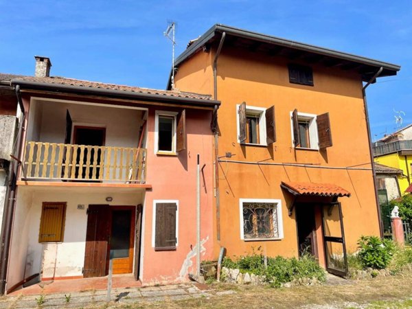 casa indipendente in vendita a Pinzano al Tagliamento