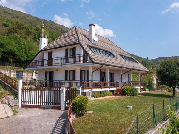 casa indipendente in vendita a Polcenigo in zona Mezzomonte
