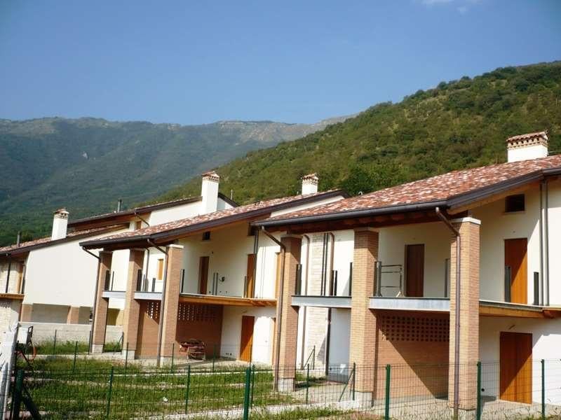 casa indipendente in vendita a Polcenigo in zona Gorgazzo