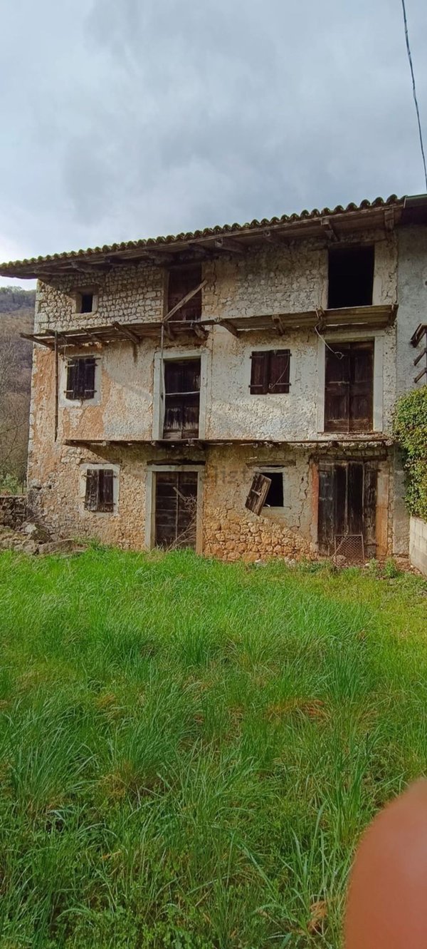 appartamento in vendita a Polcenigo