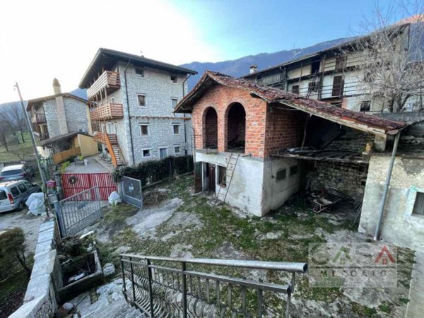 casale in vendita a Polcenigo