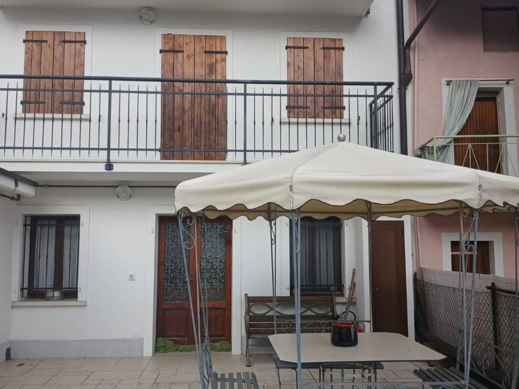 casa indipendente in vendita a Polcenigo in zona Mezzomonte