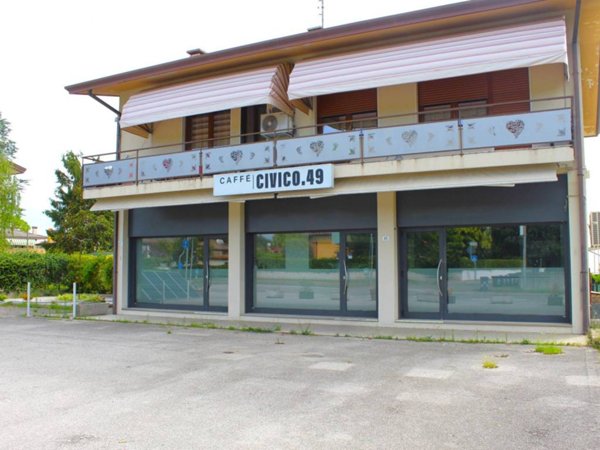 negozio in vendita a Porcia