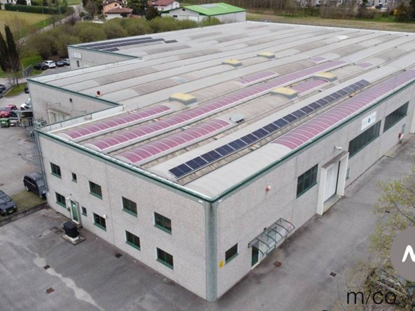 locale commerciale in vendita a Porcia in zona Pieve