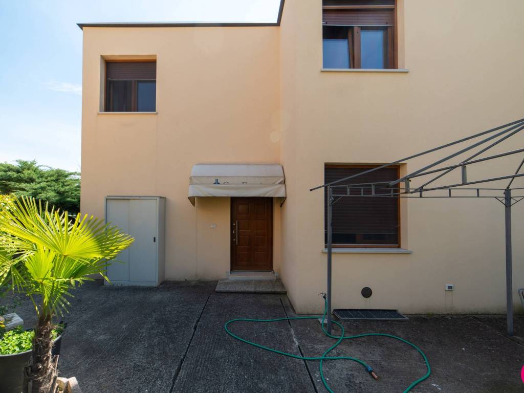casa indipendente in vendita a Porcia in zona Sant'Antonio