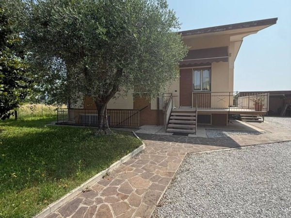 casa indipendente in vendita a Porcia