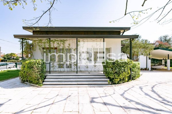 casa indipendente in vendita a Porcia