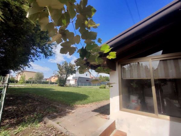 casa indipendente in vendita a Porcia