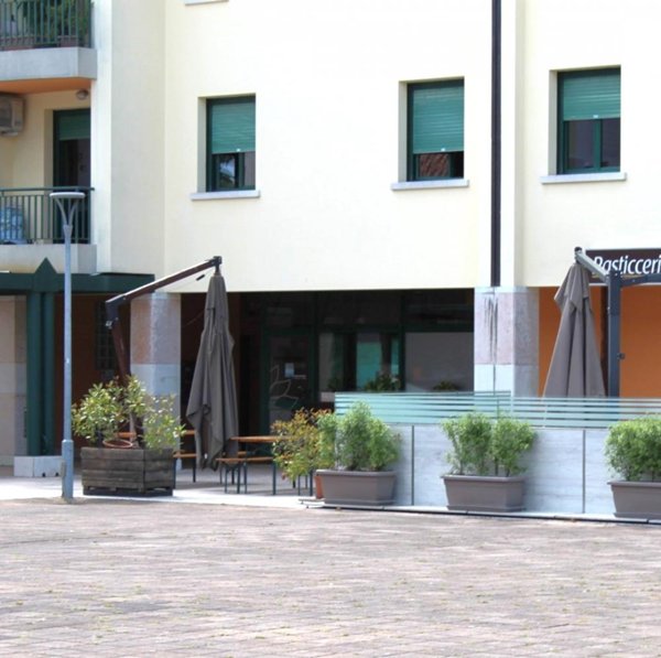 locale commerciale in vendita a Porcia