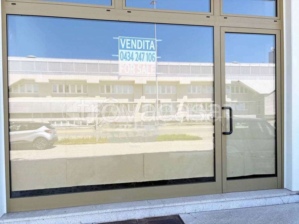 locale commerciale in vendita a Porcia