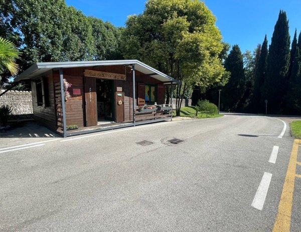 locale commerciale in vendita a Porcia