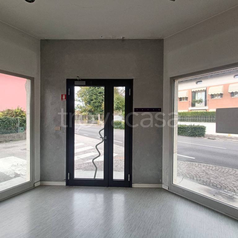 negozio in vendita a Porcia