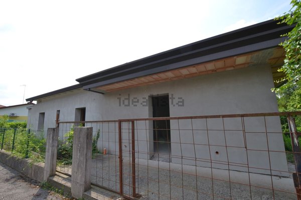 casa indipendente in vendita a Porcia