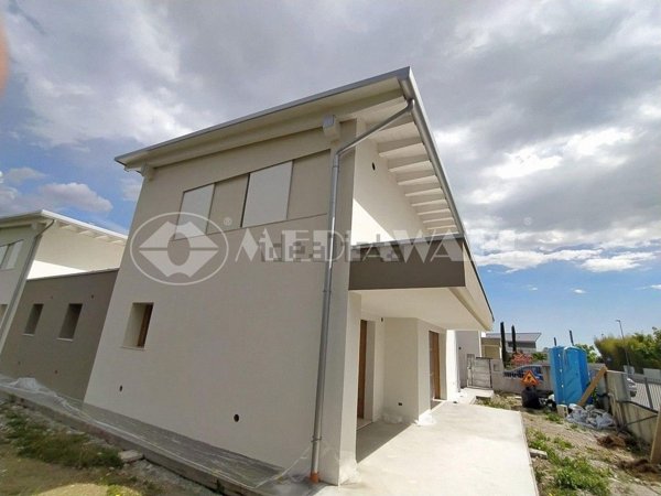 casa indipendente in vendita a Porcia in zona Rorai Piccolo