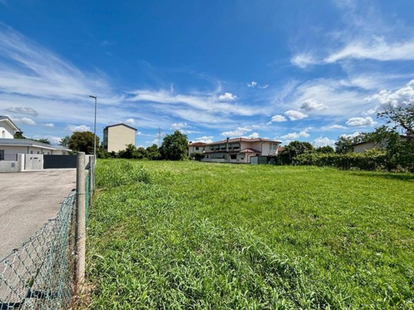 negozio in vendita a Porcia in zona Sant'Antonio