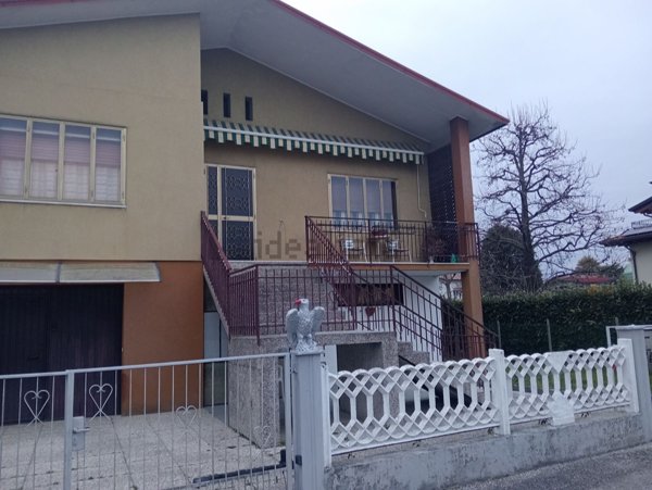 casa indipendente in vendita a Porcia