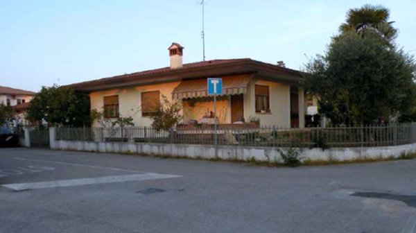 casa indipendente in vendita a Porcia