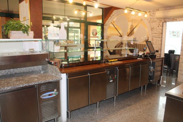 locale commerciale in vendita a Porcia