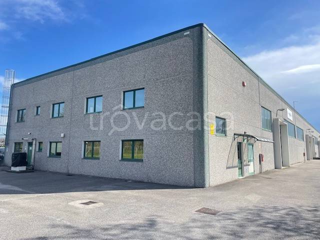 locale commerciale in vendita a Porcia