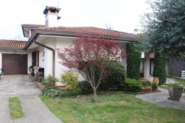 casa indipendente in vendita a Porcia in zona Palse