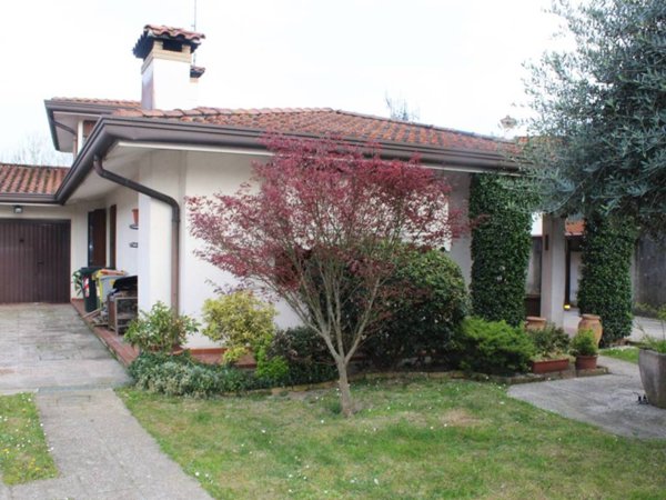 casa indipendente in vendita a Porcia in zona Palse