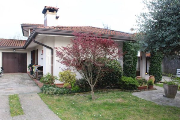 casa indipendente in vendita a Porcia in zona Palse