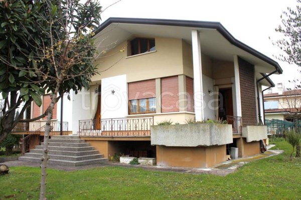 casa indipendente in vendita a Porcia