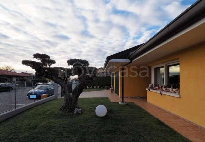 casa indipendente in vendita a Porcia