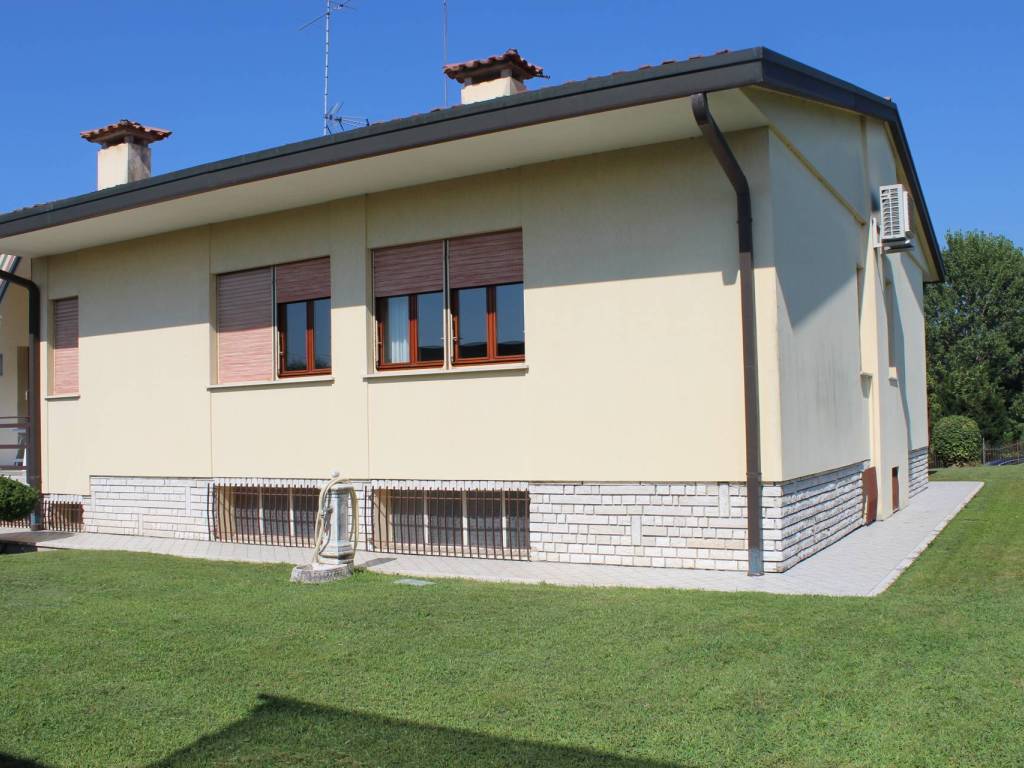 casa indipendente in vendita a Porcia