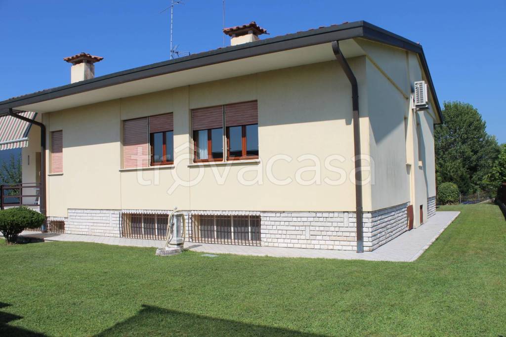 casa indipendente in vendita a Porcia