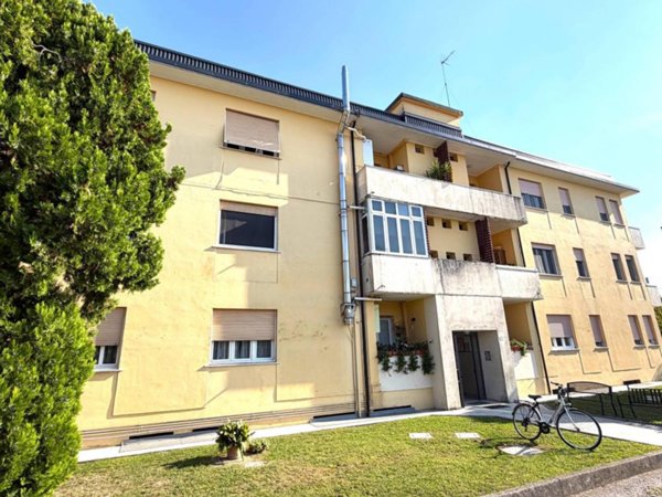 appartamento in vendita a Porcia in zona Rorai Piccolo
