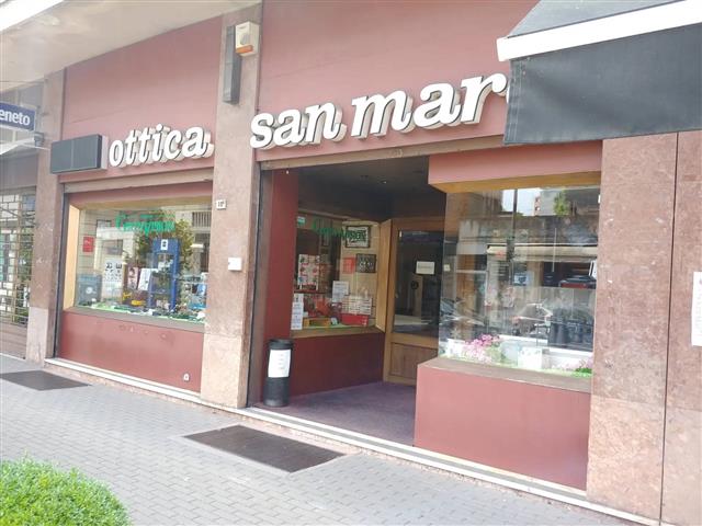 negozio in vendita a Pordenone