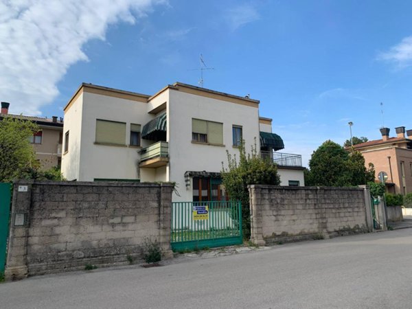 casa indipendente in vendita a Pordenone