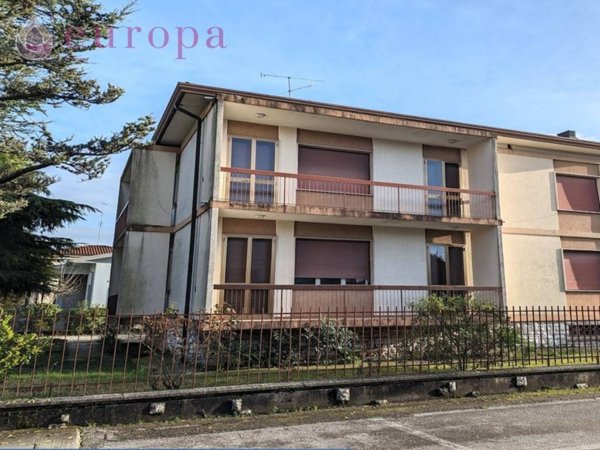 casa indipendente in vendita a Pordenone in zona Rorai Grande
