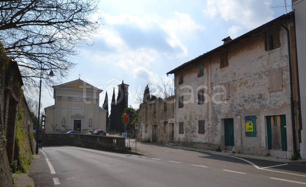 casa indipendente in vendita a Pordenone