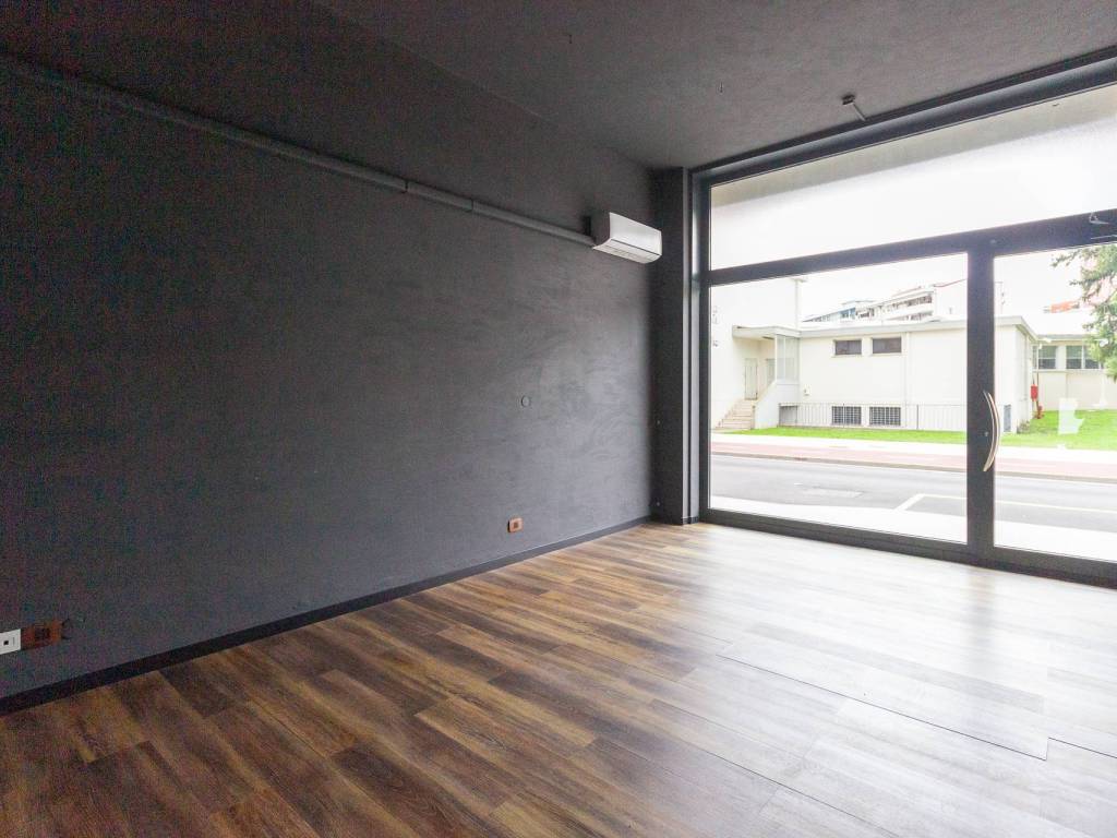 negozio in vendita a Pordenone