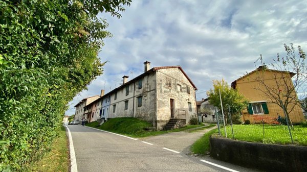 casa indipendente in vendita a Pordenone in zona Borgomeduna