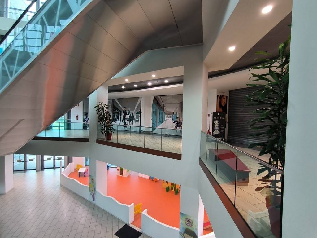 negozio in vendita a Pordenone in zona Borgomeduna