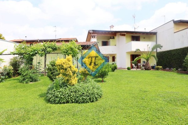 casa indipendente in vendita a Pordenone